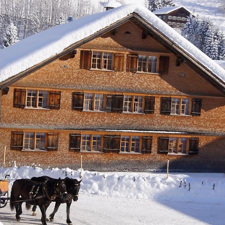 Naze'S Hus Mellau Hotel Buitenkant foto