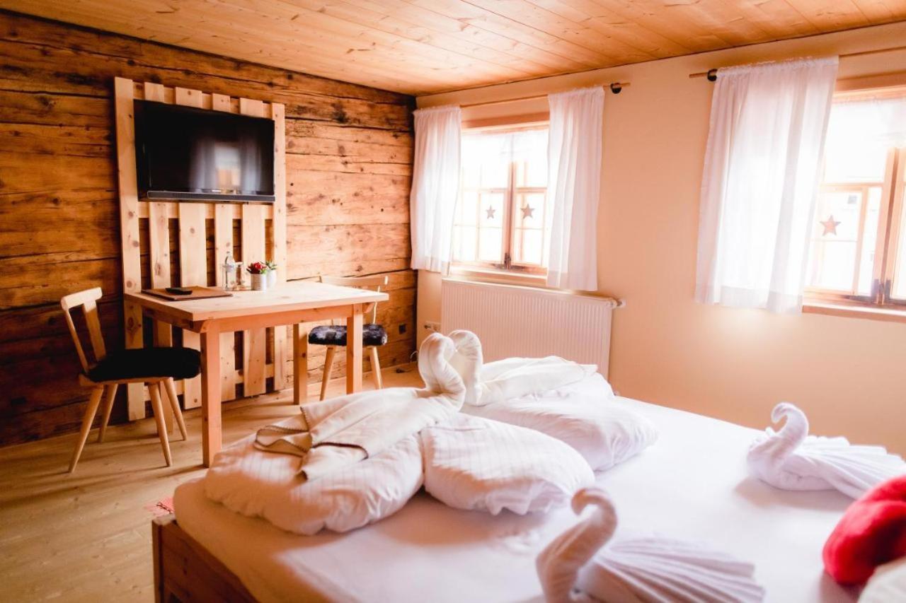 Naze'S Hus Mellau Hotel Buitenkant foto